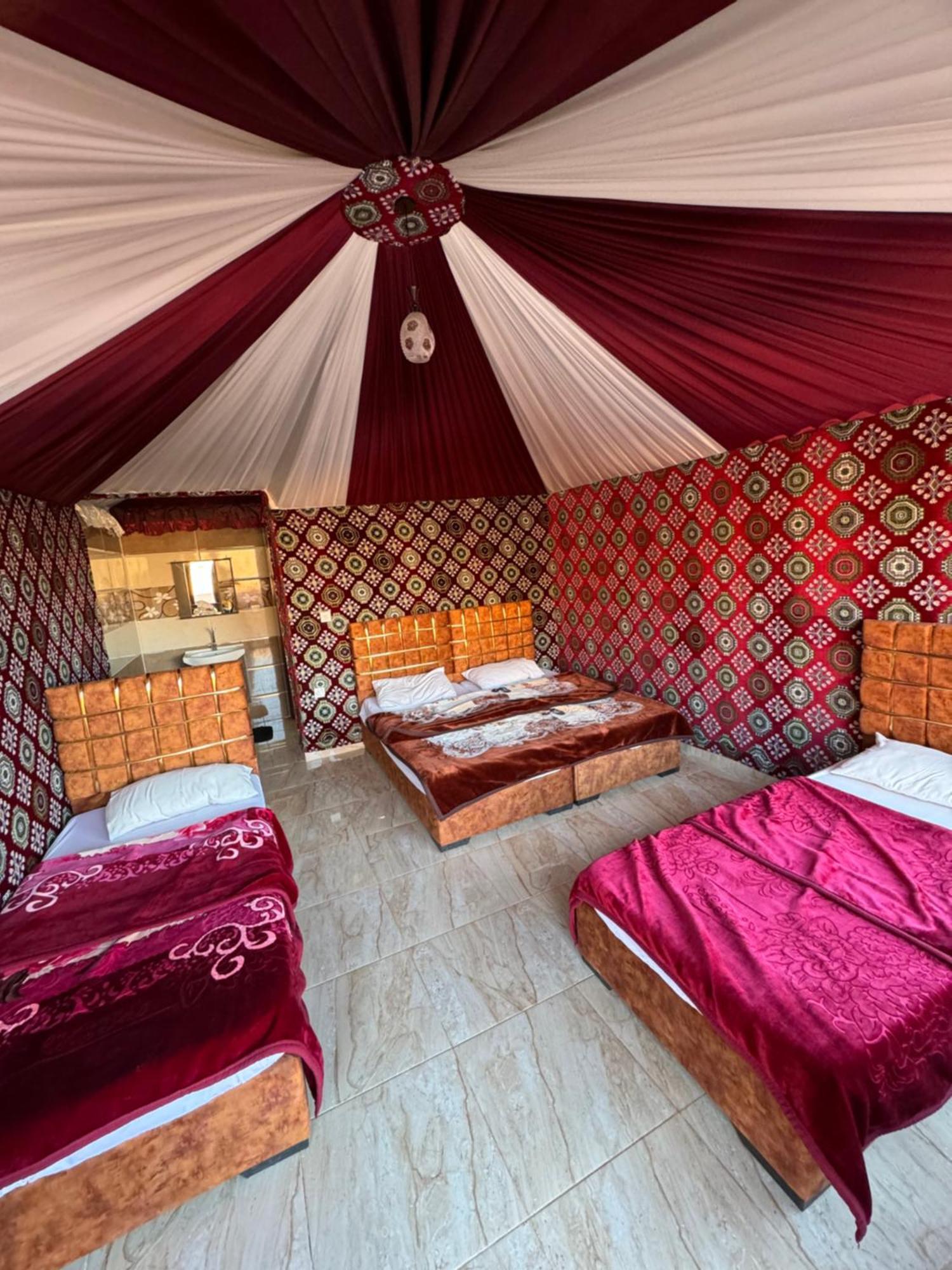 Wadi Rum Bubble Camp & Tour Dış mekan fotoğraf
