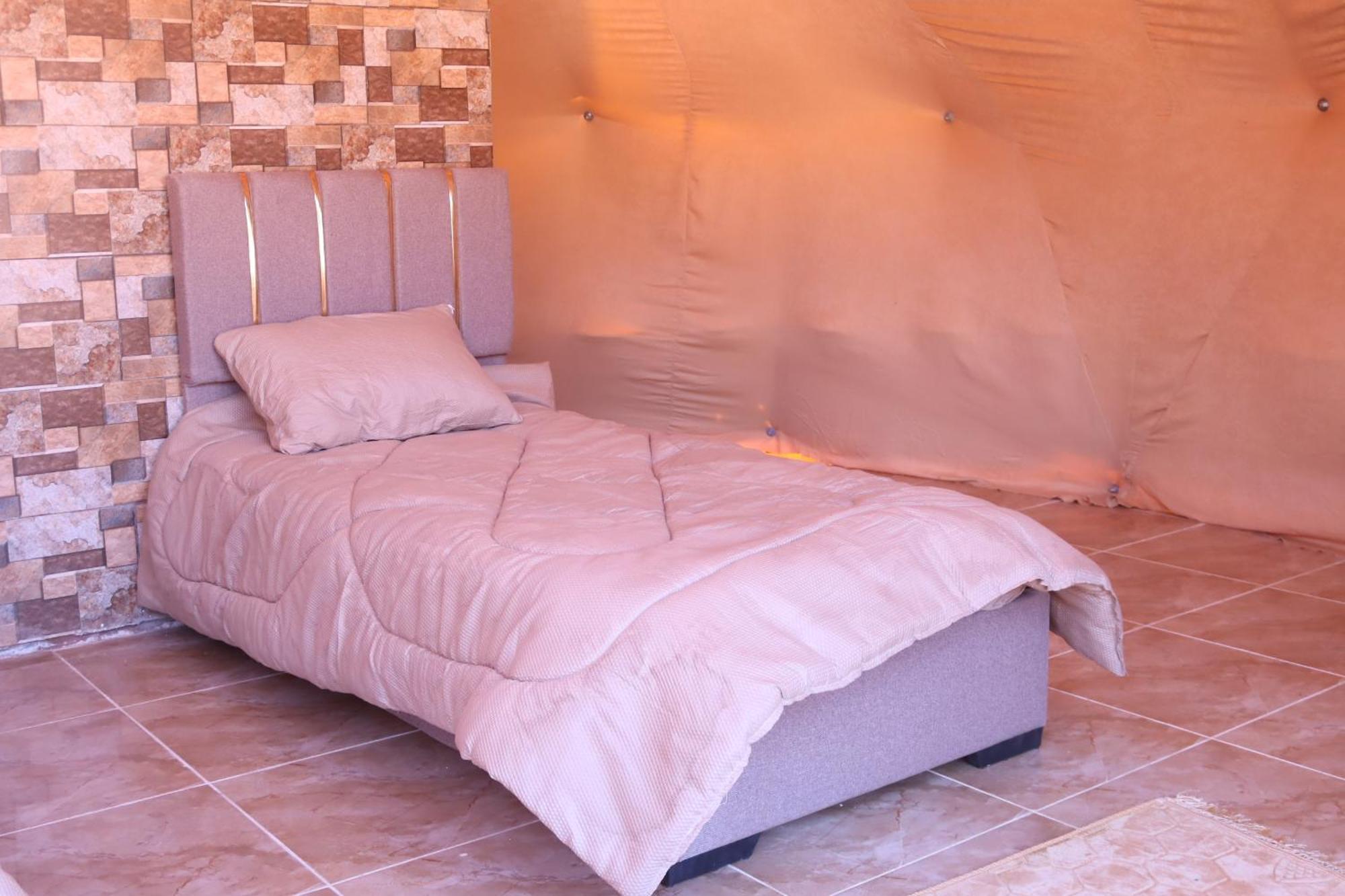 Wadi Rum Bubble Camp & Tour Dış mekan fotoğraf